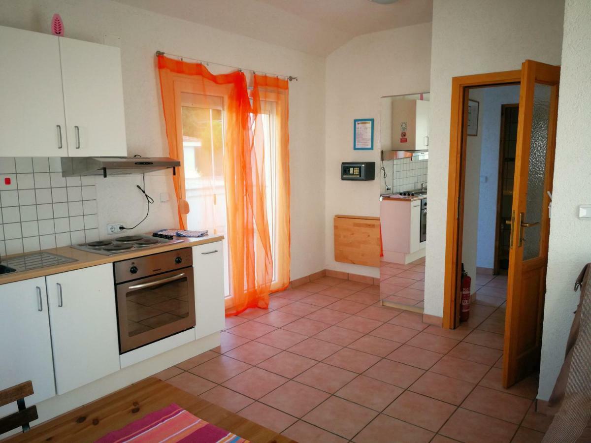 Family Friendly Apartments Island Rab Kampor Dış mekan fotoğraf
