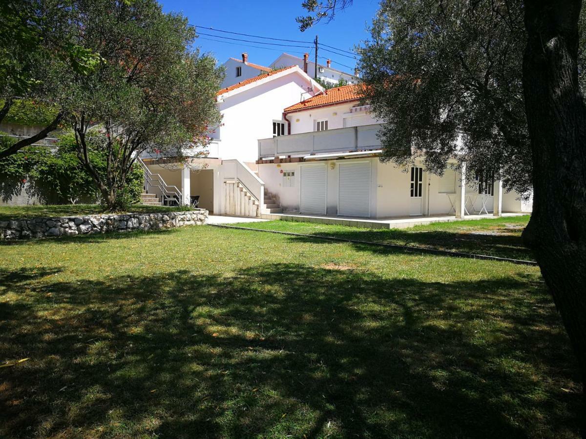 Family Friendly Apartments Island Rab Kampor Dış mekan fotoğraf